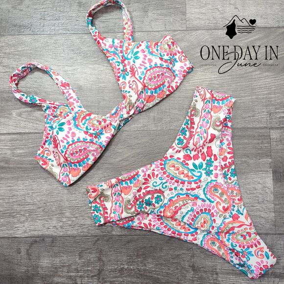 Adisputent High Cut Floral Bikini Swimsuit Size M - Picture 1 of 4